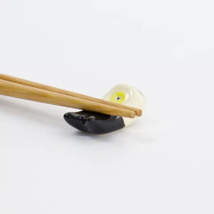 Tokyo Design Studio - Kawaii - Chopstick Houder - Koinobori Zwart - 3,6x1,8x1,5cm - Afbeelding 2
