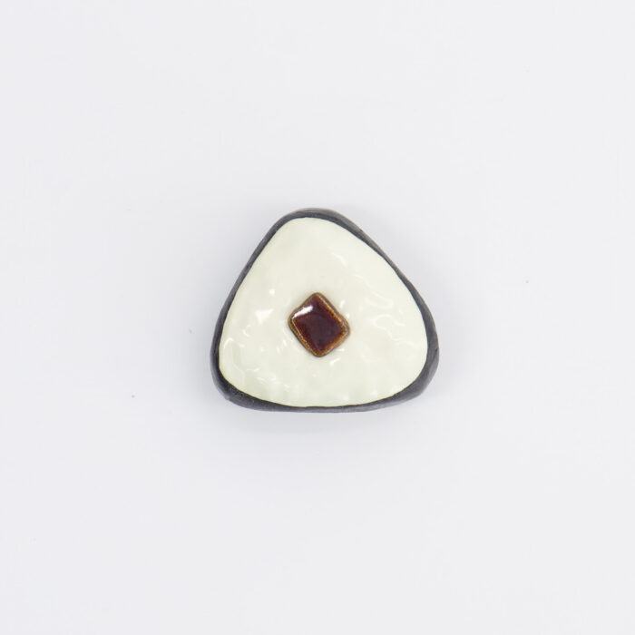 Tokyo Design Studio – Kawaii – Chopstick Rest – Konbu Onigiri – 3,5 x 3,5 x 1,7 cm - Afbeelding 2