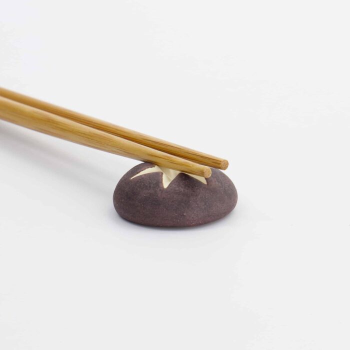 Tokyo Design Studio - Kawaii - Chopstick Legger - Shiitake Paddenstoel - 3,9x1,4cm - Afbeelding 3