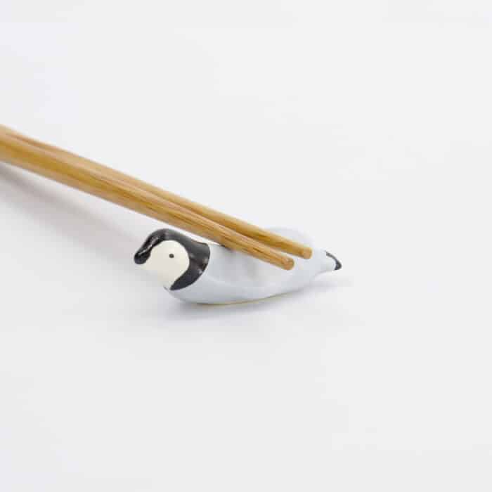 Tokyo Design Studio - Kawaii - Chopstick Legger - Pinguïn - 5.8x2.5x2.1cm - Afbeelding 4