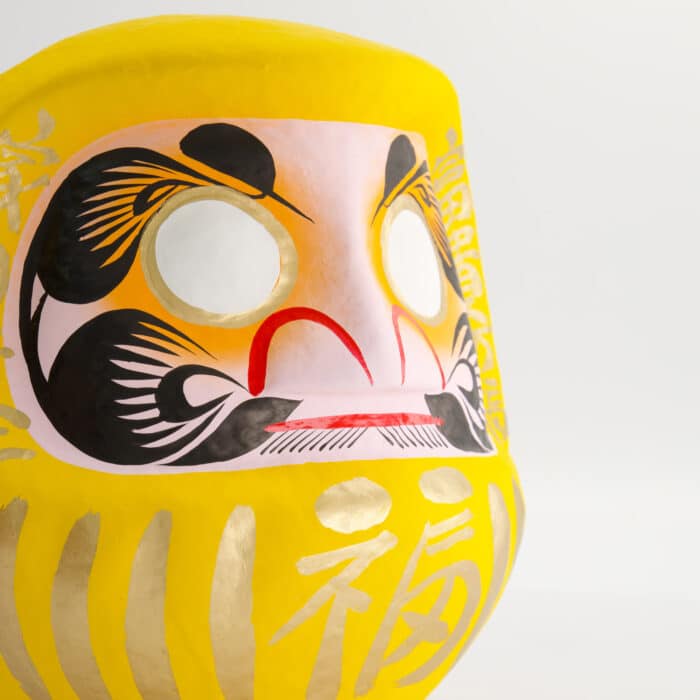 Daruma – Japanse Pop – Geel – 75 cm - Afbeelding 3