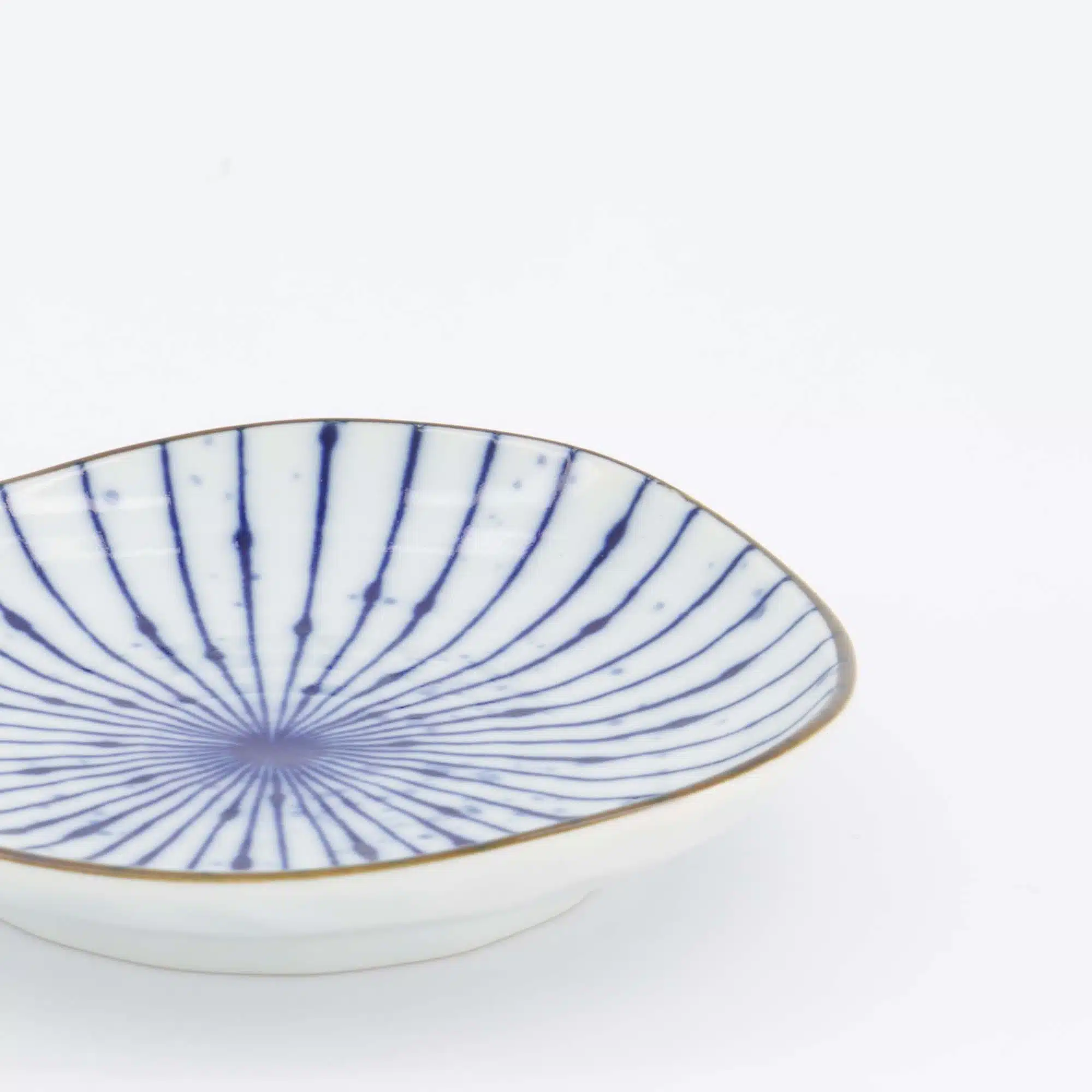 Tokyo Design Studio - Yamahida - Blue - Triangle - Plate - Fukizome - Tokusa – 12.2 x 2.5 cm - Afbeelding 2